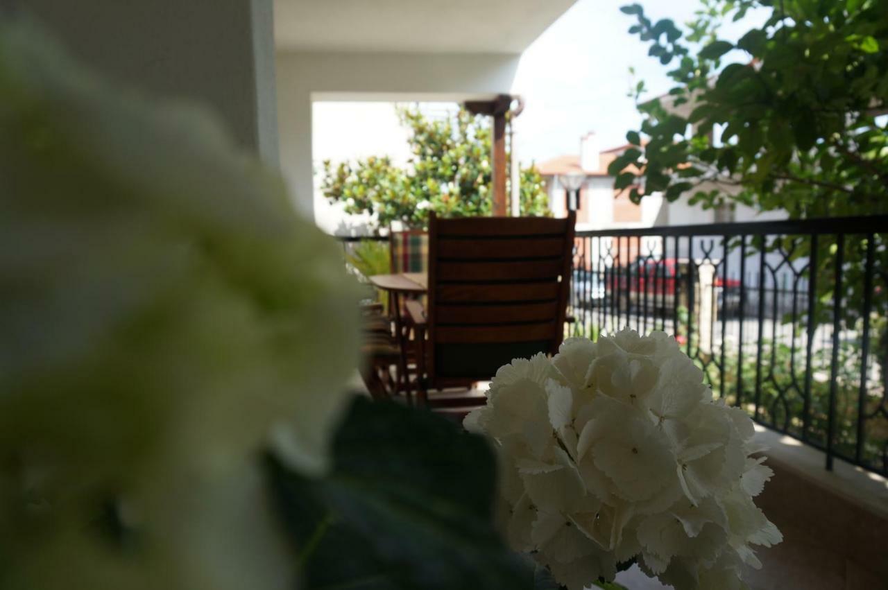 Magnolia Apartment อาโยส นิโกลาออส ภายนอก รูปภาพ