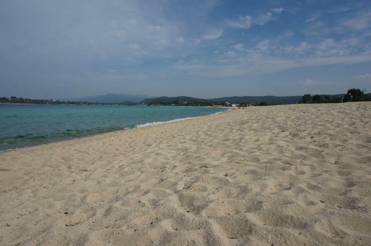 Magnolia Apartment อาโยส นิโกลาออส ภายนอก รูปภาพ