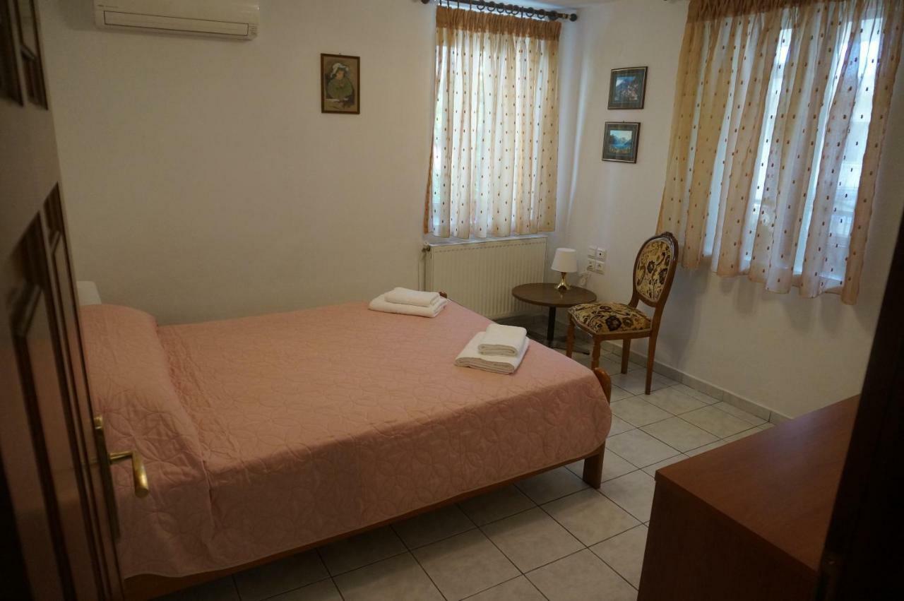 Magnolia Apartment อาโยส นิโกลาออส ภายนอก รูปภาพ